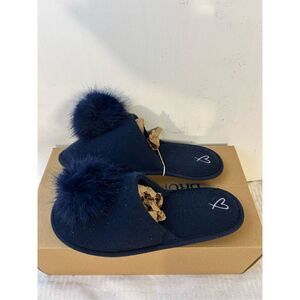 VS Victoria Secret navy medium‎ M slippers 8?
